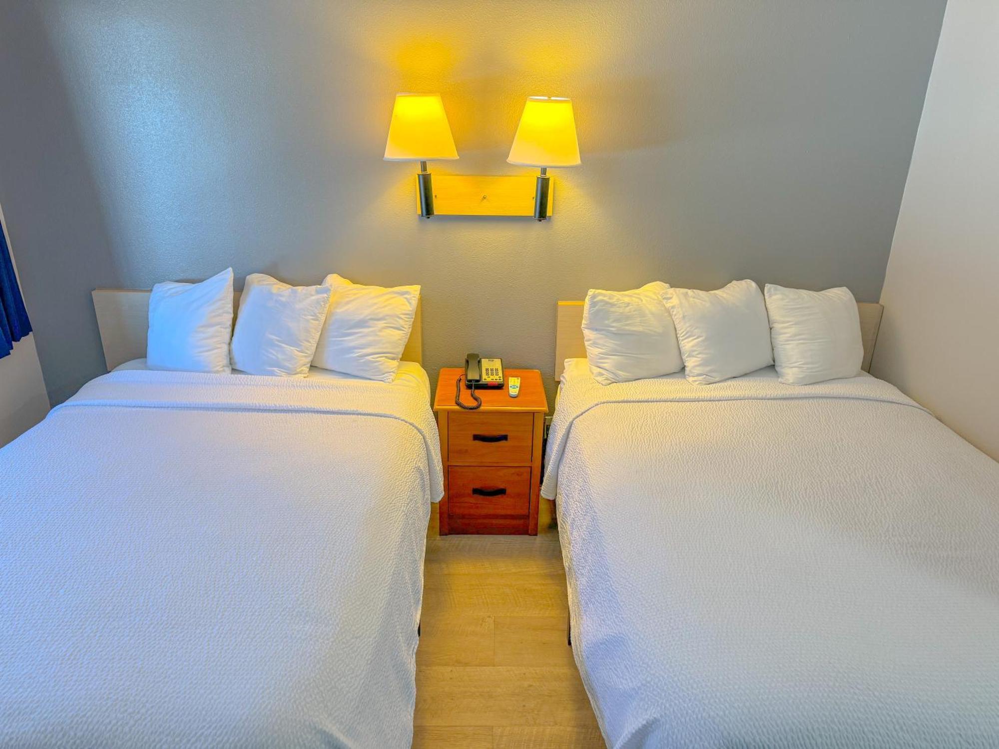 Super 7 Motel Coralville Kültér fotó