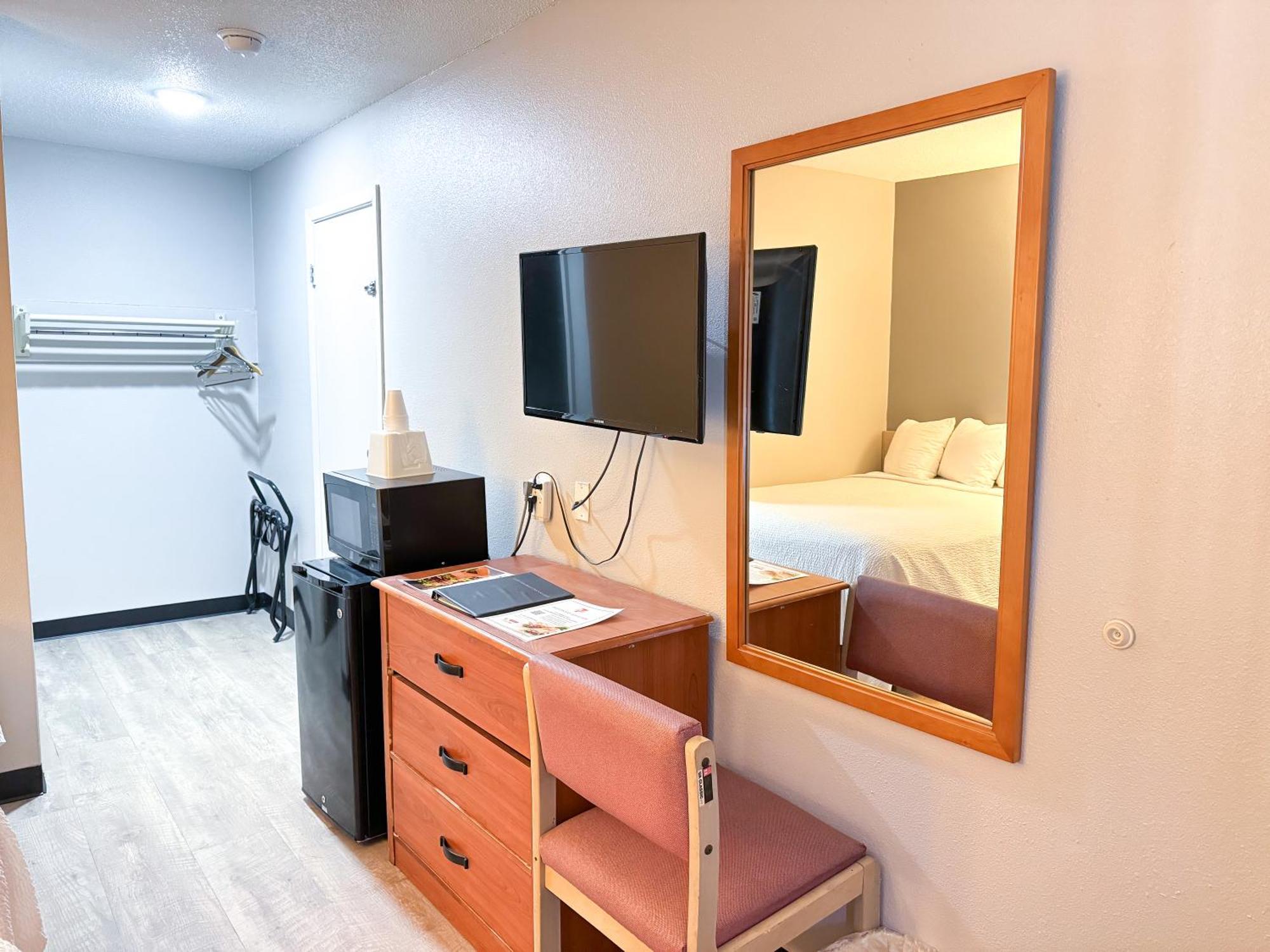 Super 7 Motel Coralville Kültér fotó