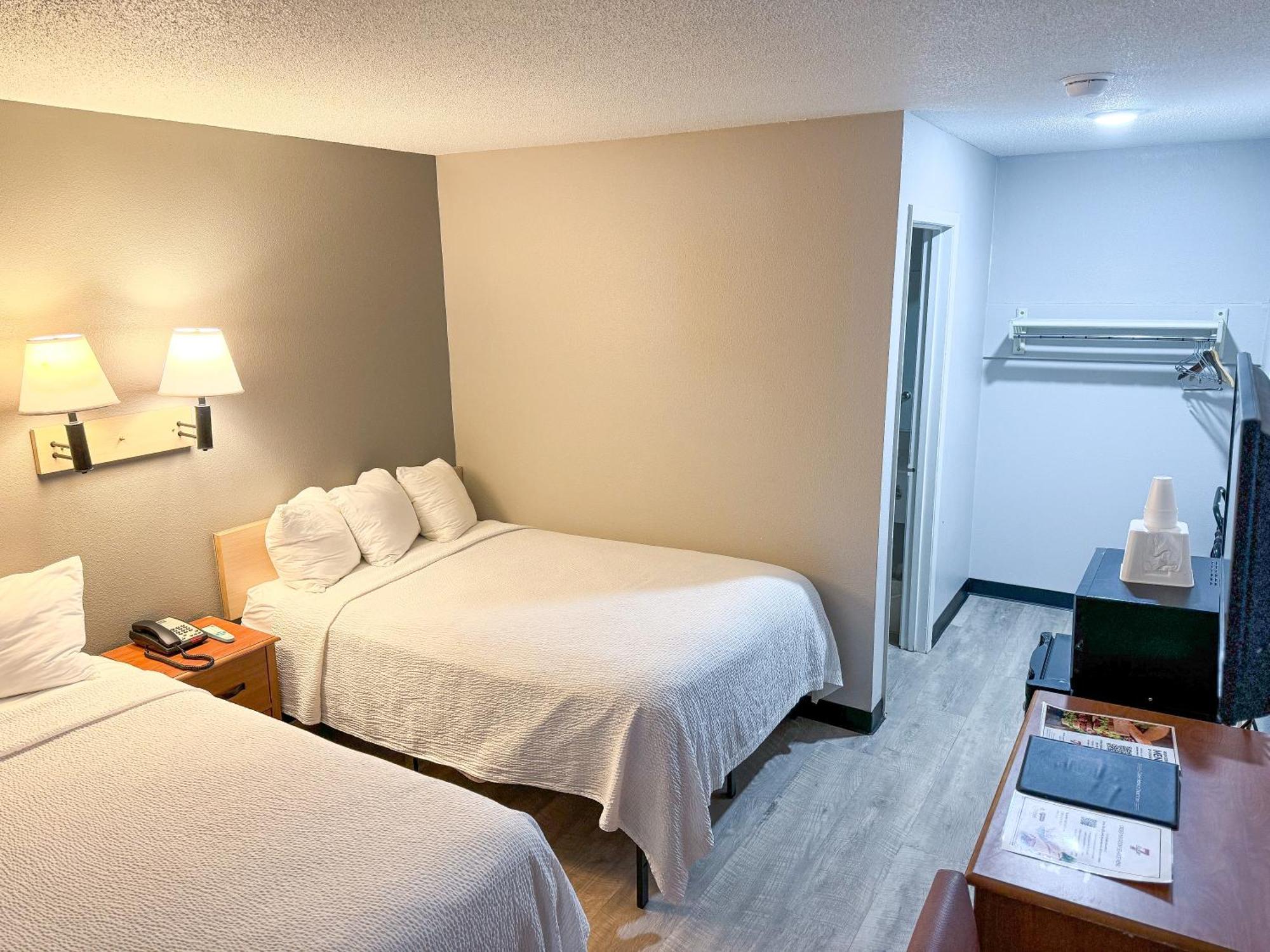 Super 7 Motel Coralville Kültér fotó