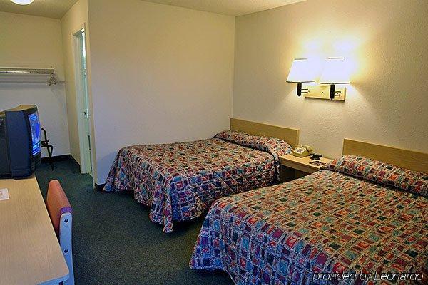 Super 7 Motel Coralville Kültér fotó